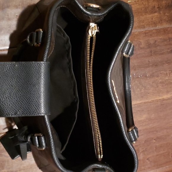 Coach purse - Picture 3 of 5